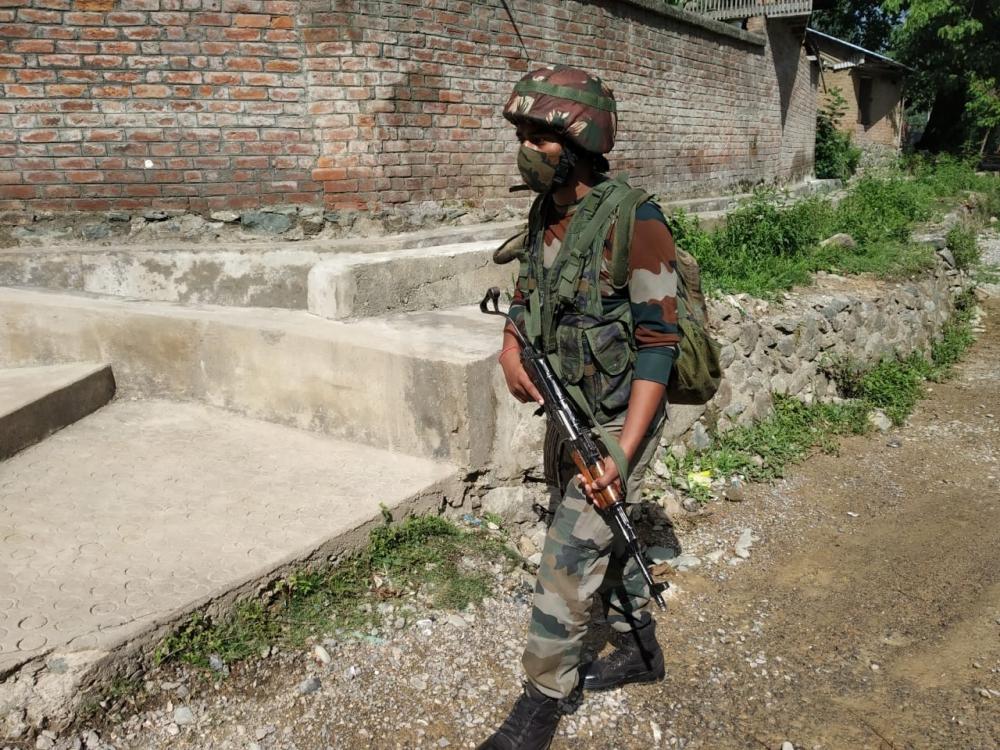 The Weekend Leader - 2 militants killed in Kashmir encounter